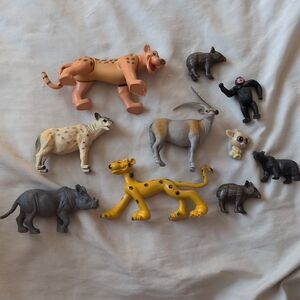 Safari Jungle Animal Figure Lot Cheetah Gorilla Capybara Bear